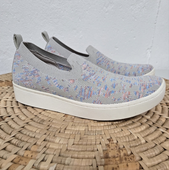 Skechers Slip On Gray Sneaker 9.5 - Picture 8 of 8